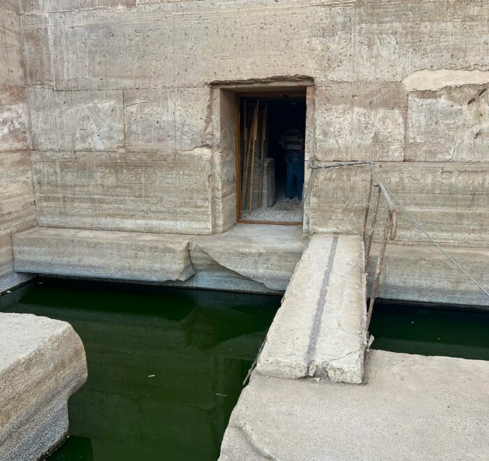 Osireion lake