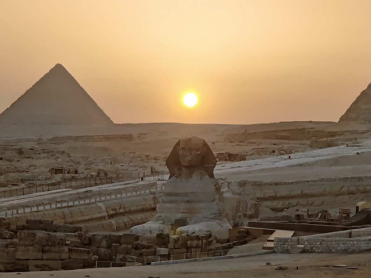 Egypt tours – Great Sphinx and Pyramids of Giza at sunset
